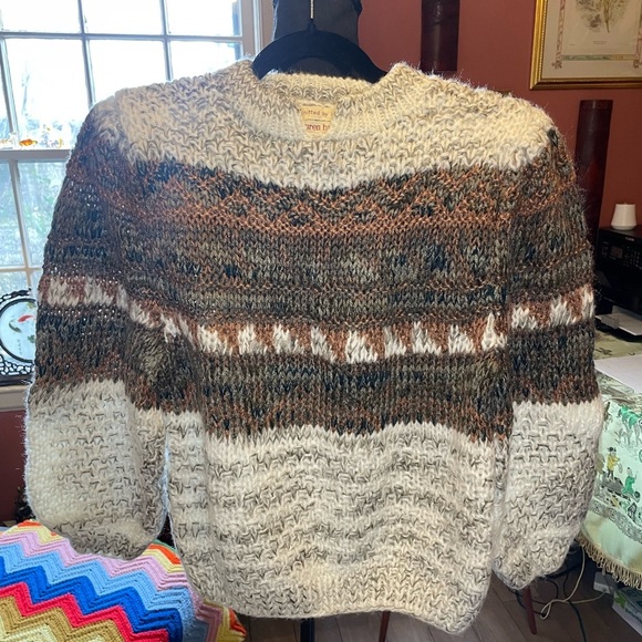 Amazing Vintage hand knit 1980s Lauren Hansen in creme and light brown Size M